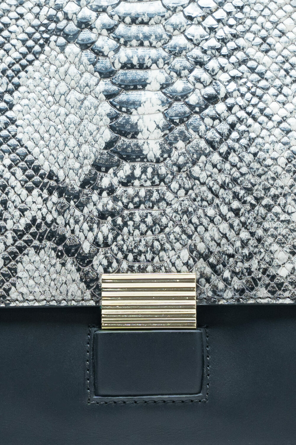 Black with Vibora Maya Flap Tote Bag - Image 4